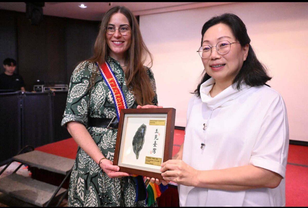 徐榛蔚力邀國際新創機構Venture Café訪花評估設點 新創團隊英語發表展現國際力 徐榛蔚力邀國際新創機構Venture Café訪花評估設點 新創團隊英語發表展現國際力