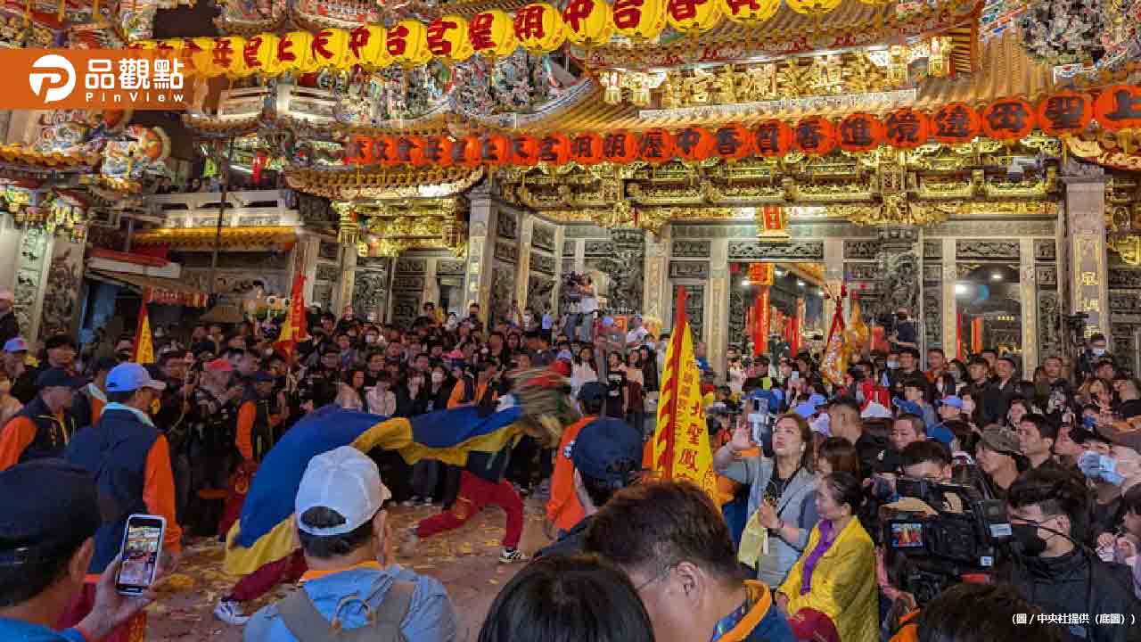 大甲媽遶境「搜刮150罐飲料、20包餅乾」他還嗆：點心跟狗屎一樣