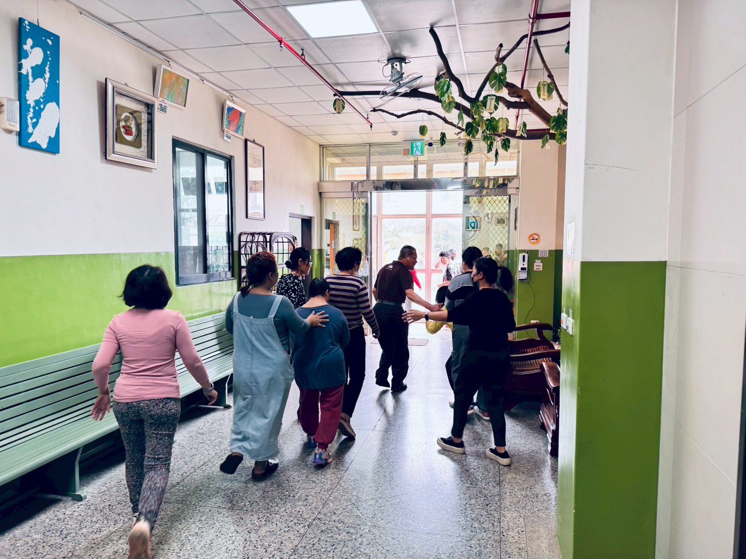 青埔消防分隊前進路得啟智學園 火災演練過程逼真 青埔消防分隊前進路得啟智學園 火災演練過程逼真