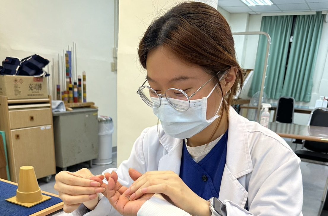 7旬婦滑倒手腕腫脹變形 部桃醫助她恢復正常生活 7旬婦滑倒手腕腫脹變形 部桃醫助她恢復正常生活