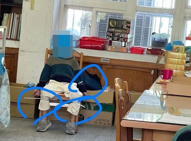 扯！桃園特殊兒情緒失控 竟被國小主任綁在椅子上半小時