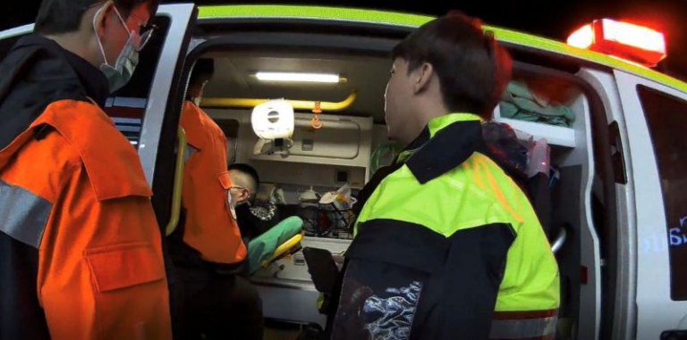 超商店員半夜突不適 暖警化身臨時店員 超商店員半夜突不適 暖警化身臨時店員