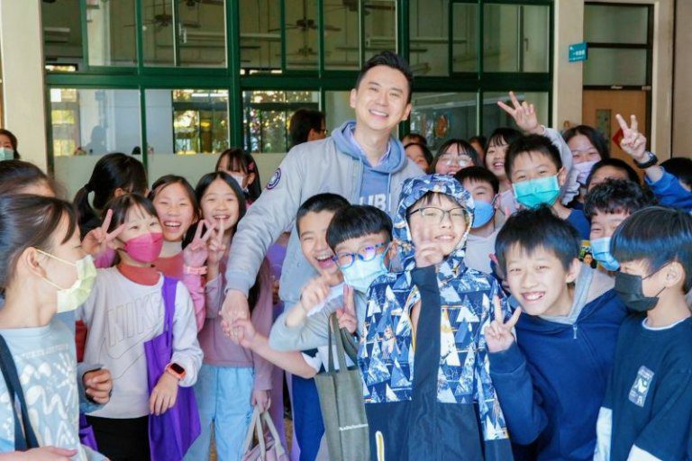 鄭朝方均衡東西區與優化老舊校舍