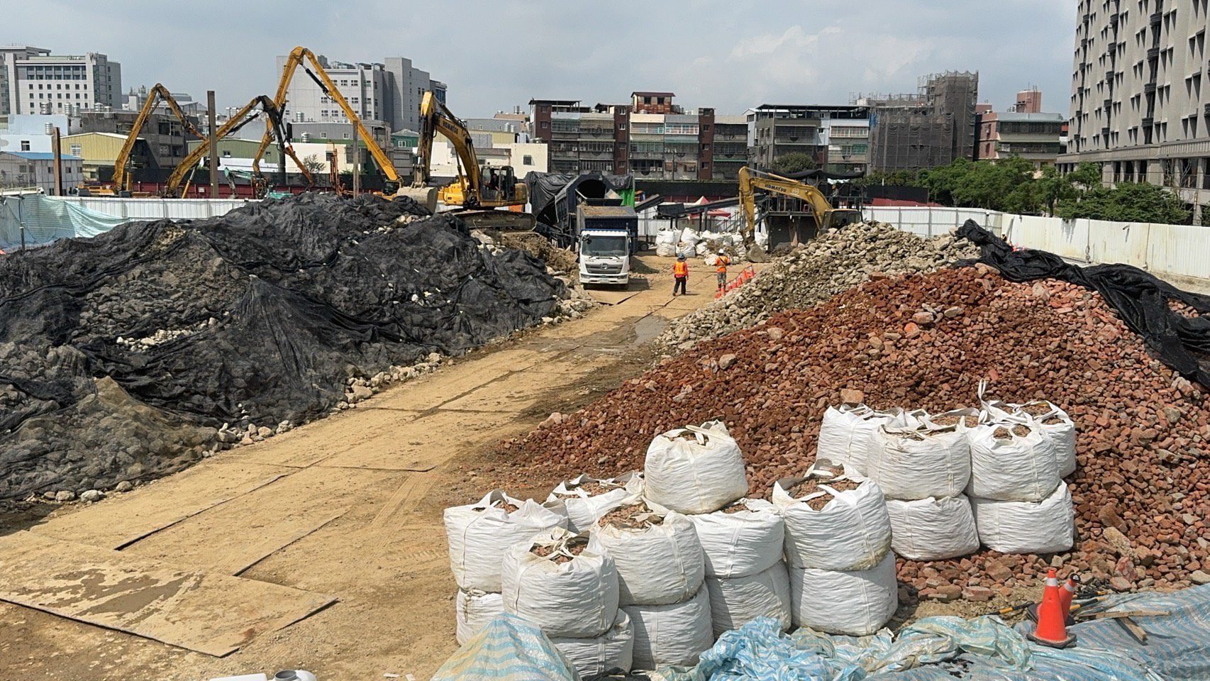 龜山興安段社宅基地驚見廢棄物 李宗豪籲市府檢討用地取得SOP