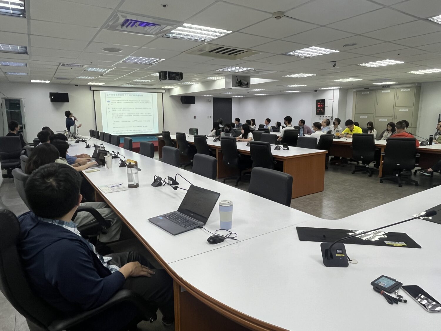 海委會強化廉政預警 維護機密安全 攜手檢察官宣講共築風險防線 海委會強化廉政預警 維護機密安全 攜手檢察官宣講共築風險防線