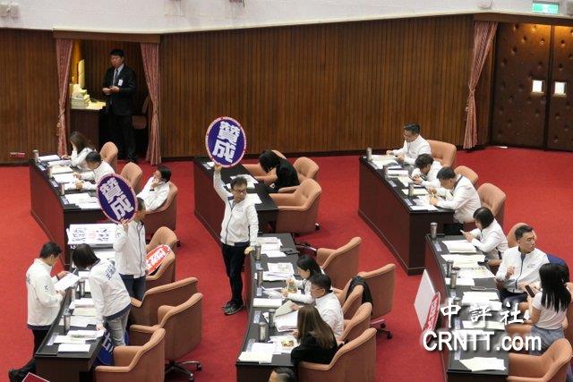 柯建銘拐杖傷人 藍白聯手通過送紀律委員會 柯建銘拐杖傷人 藍白聯手通過送紀律委員會