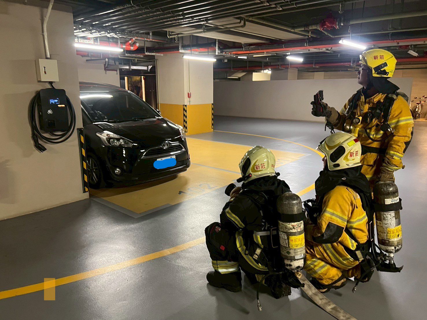 防患未然，新莊分隊辦理集合住宅充電樁搶救演練