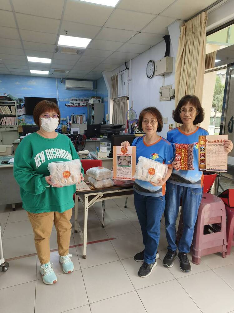 以餅傳愛・福慧圓滿 大唐風華 x 倉頡快樂行 實踐溫府王爺慈悲願力,為高齡長者送上健康與幸福 以餅傳愛・福慧圓滿 大唐風華 x 倉頡快樂行 實踐溫府王爺慈悲願力,為高齡長者送上健康與幸福