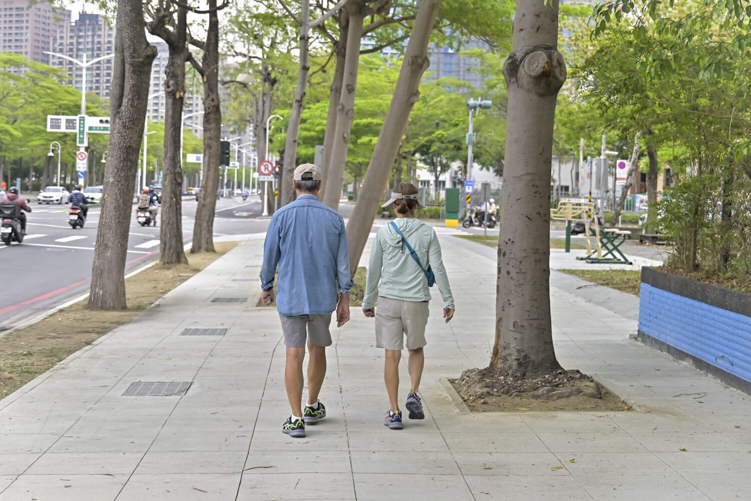 中華藝校通學步道改善完工 提升輕軌及美術館周邊散策品質 中華藝校通學步道改善完工 提升輕軌及美術館周邊散策品質