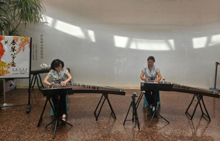 新竹臺大分院以藝術豐富醫療環境　　嵐韻箏樂團奏響人文關懷