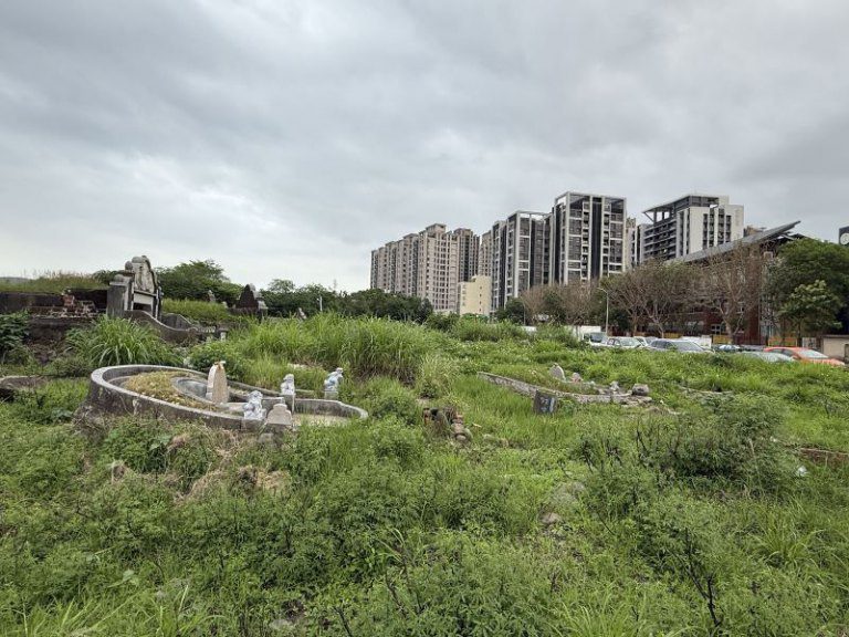 推動產業發展 楊文科關心竹北第一公墓、台知進度 推動產業發展 楊文科關心竹北第一公墓、台知進度