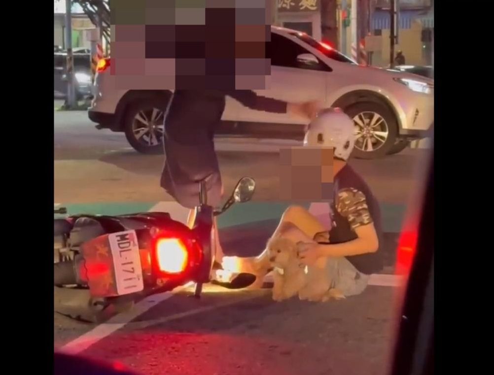 【有片】扯!她酒駕撞到人 竟下車罵騎士還「巴頭」 【有片】扯!她酒駕撞到人 竟下車罵騎士還「巴頭」