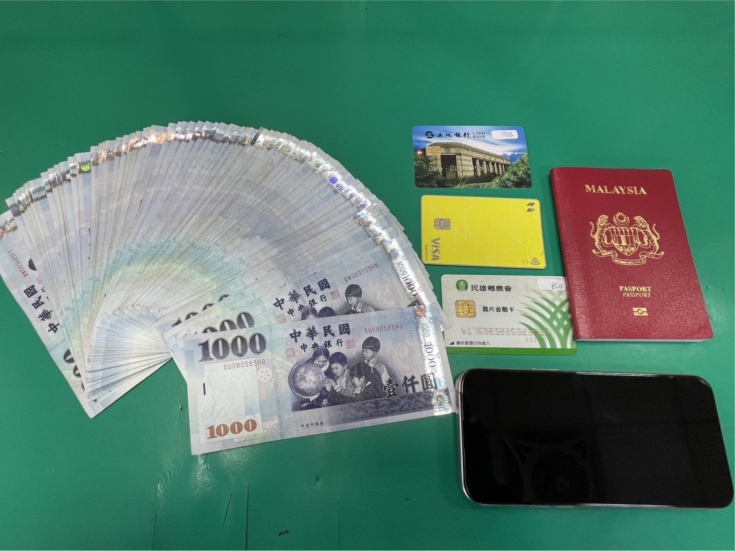 馬來西亞籍男子ATM前「這些舉動」太可疑 桃園民眾成功檢舉車手拿獎金