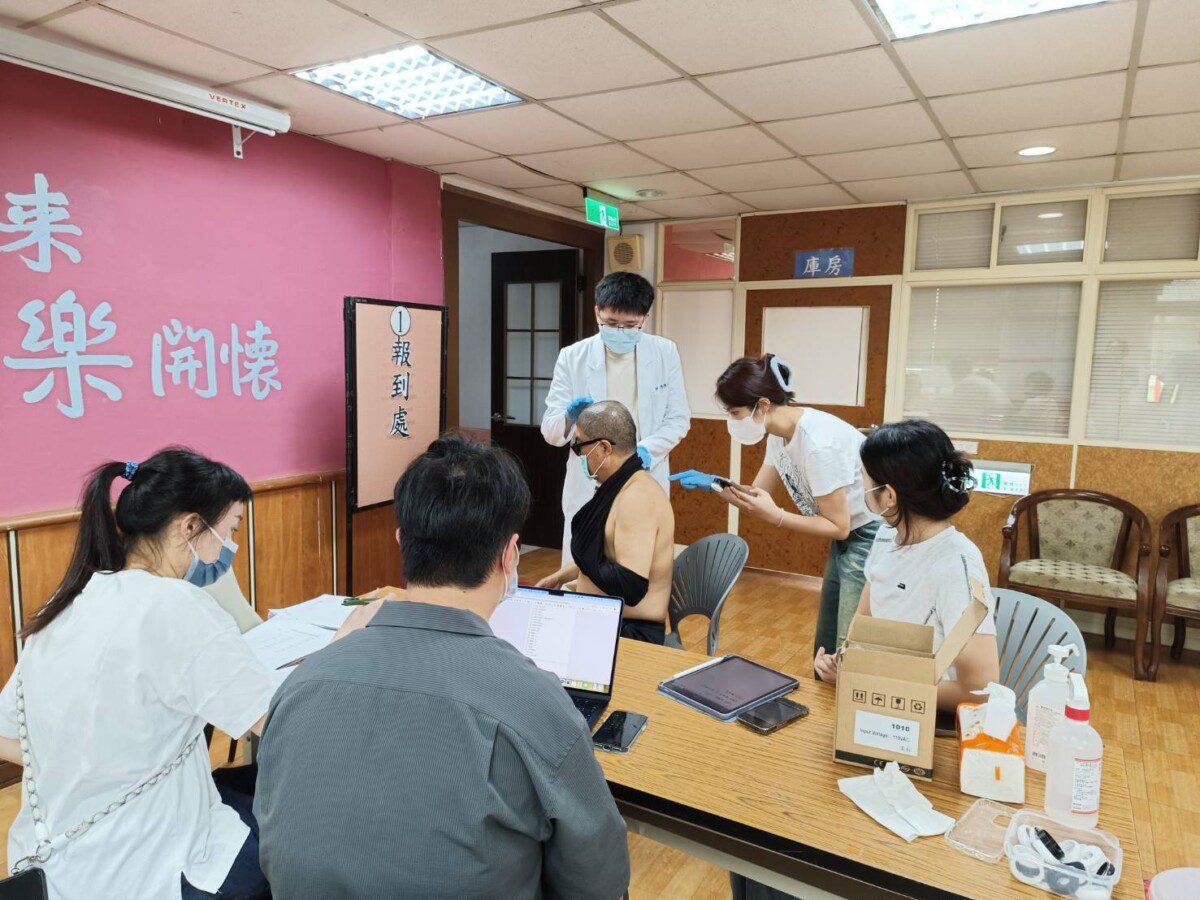 北榮醫療團隊起手式「用愛照護每一寸肌膚」    馬蘭榮家與北榮合辦皮膚健檢活動