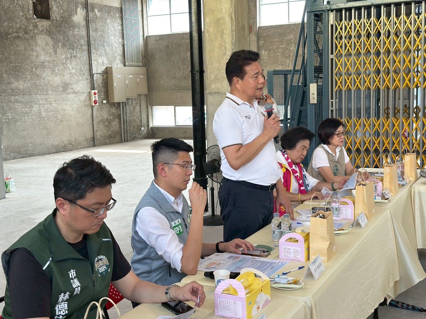 中市議會教育文化委員實地參訪台中菸葉廠 共議歷史場域活化新契機 中市議會教育文化委員實地參訪台中菸葉廠 共議歷史場域活化新契機