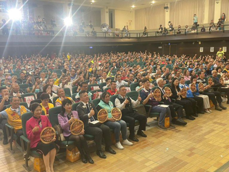 「我不認識你,但是我謝謝你」 台灣血液基金會新竹捐血中心表揚快樂捐血人 「我不認識你,但是我謝謝你」 台灣血液基金會新竹捐血中心表揚快樂捐血人