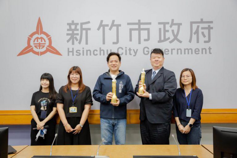 竹市「2024年新竹市草地故事節」獲美國繆思大獎雙金肯定 邱臣遠代理市長:文化創意助力「美感新竹」願景 竹市「2024年新竹市草地故事節」獲美國繆思大獎雙金肯定 邱臣遠代理市長:文化創意助力「美感新竹」願景