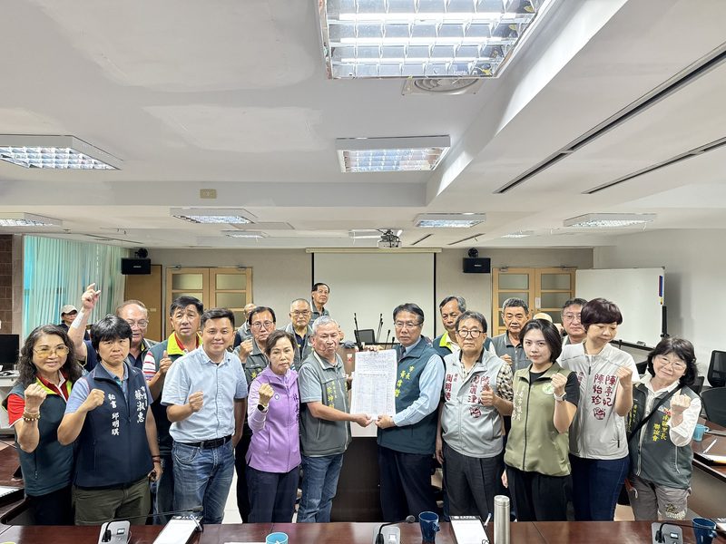 在地居民怒吼！3000人連署反對南山公墓全區保留 要求發展與生存權