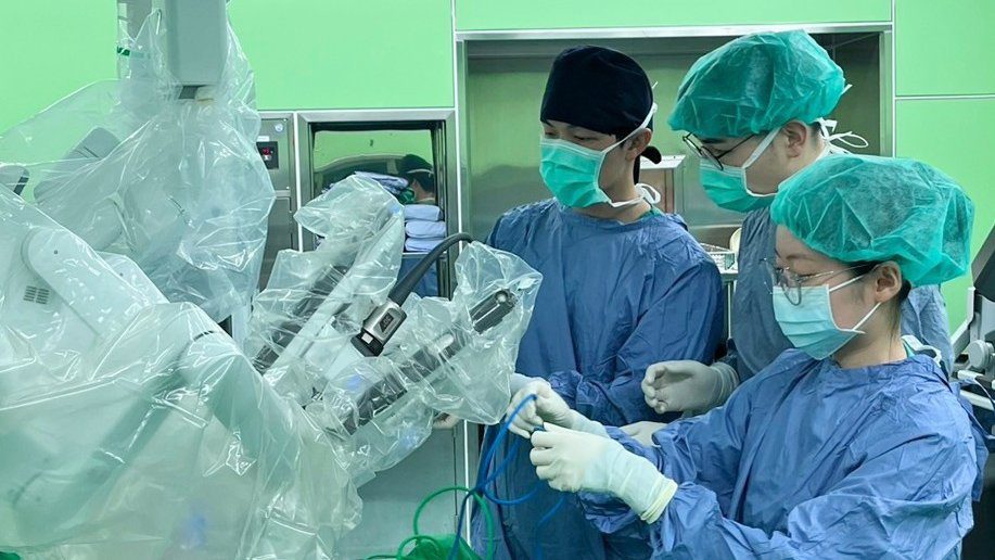 「無痕」切除膽結石！達文西單孔手術助全職媽媽重拾生活品質