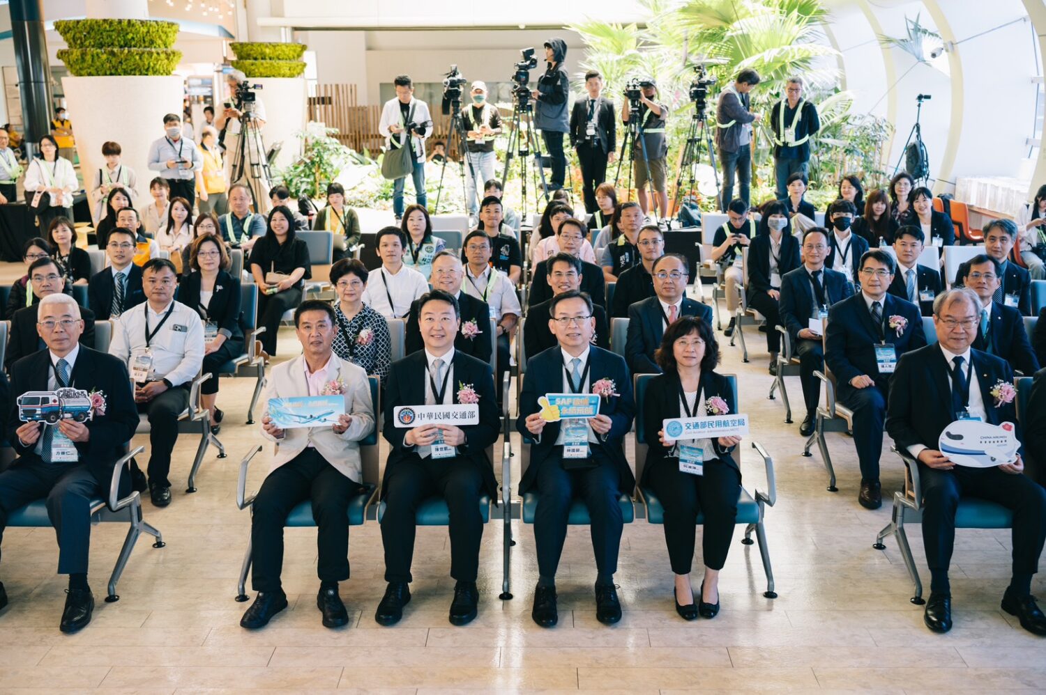 SAF啟航 永續飛航！國籍航空首度在國內添加永續航空燃油