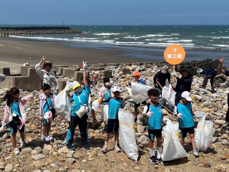 林業保育署新竹分署攜手在地社區與學校 　422世界地球日淨灘愛地球