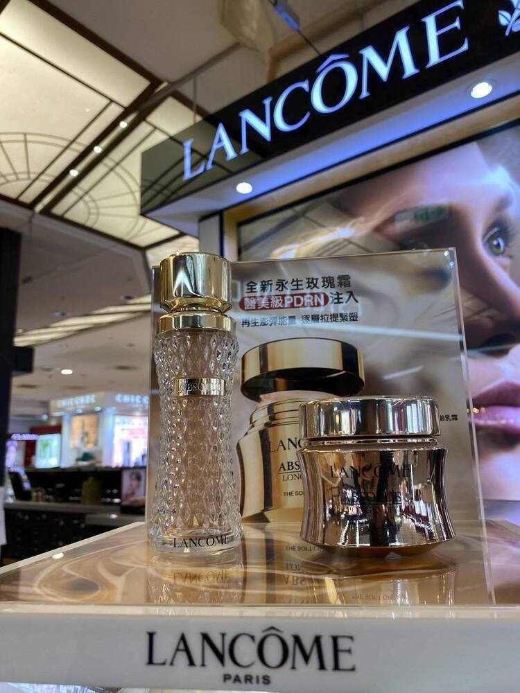 新光三越高雄三多店 史上最大回饋 母親節4/24盛大登場 只有八天 母親節送禮最佳買點