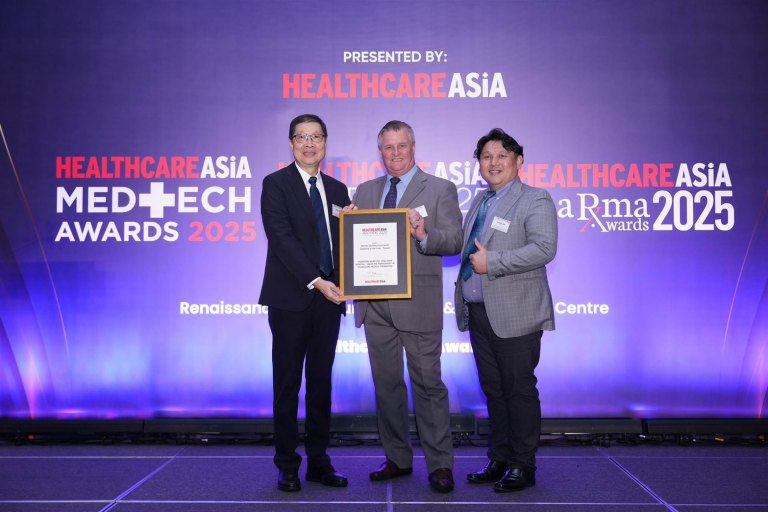 高雄市立鳳山醫院「低劑量電腦斷層掃描肺癌篩檢綠色通道」　勇奪2025亞洲醫療照護獎「年度服務創新獎」