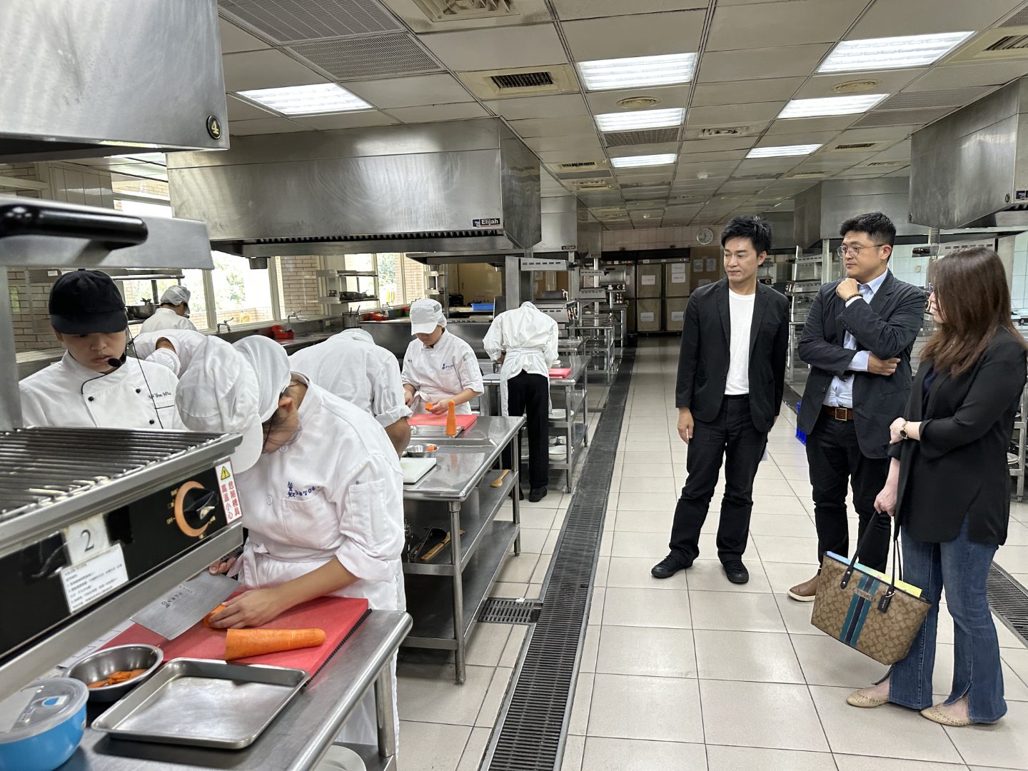 中山工商展現教學與輔導雙特色 辦理「3+4僑生產學攜手合作專班教學與生活輔導觀摩暨座談會」 中山工商展現教學與輔導雙特色 辦理「3+4僑生產學攜手合作專班教學與生活輔導觀摩暨座談會」