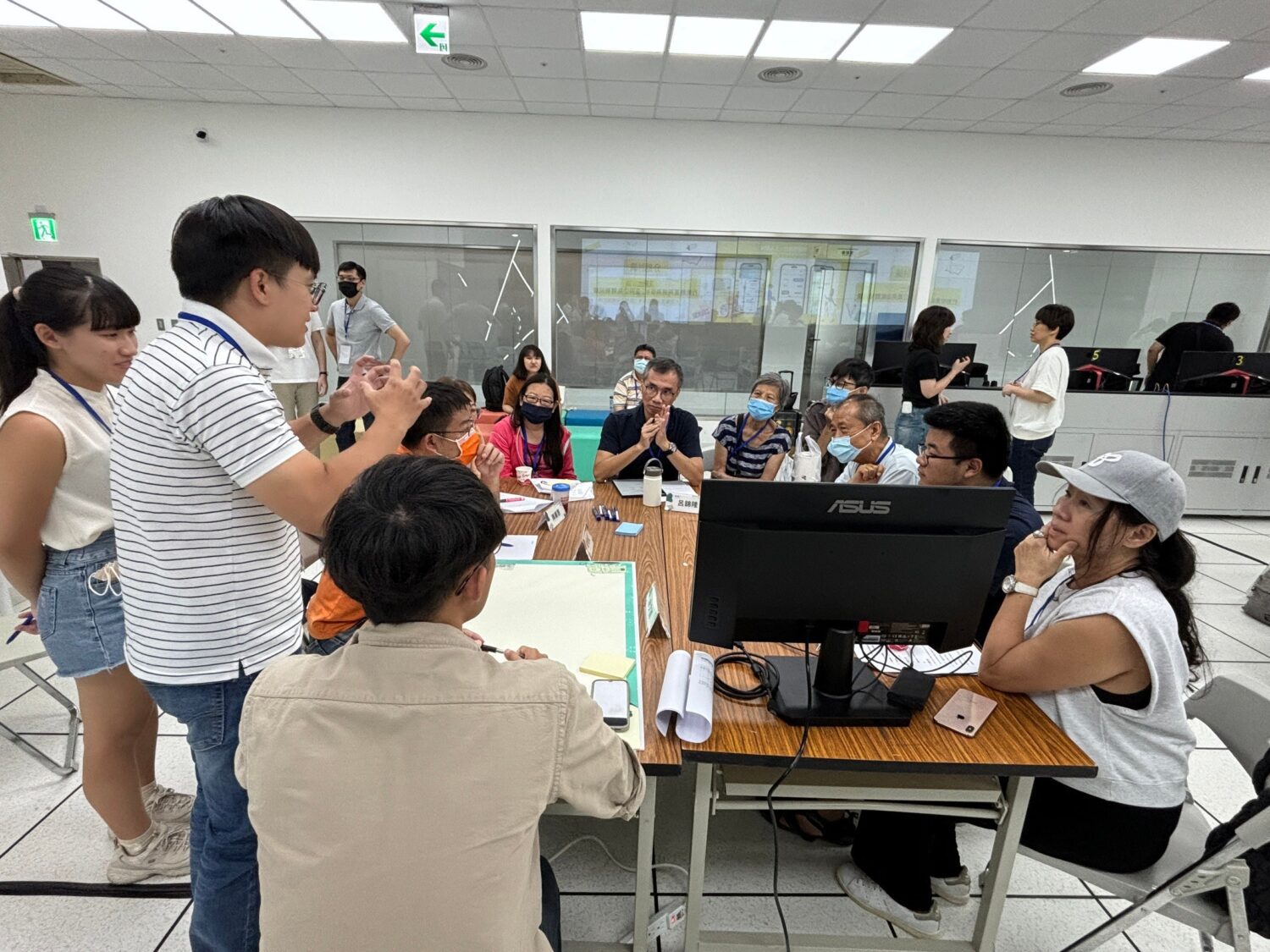 高雄市交通局推出「號誌學堂」課程 帶民眾深入認識號誌 提升交通安全意識 高雄市交通局推出「號誌學堂」課程 帶民眾深入認識號誌 提升交通安全意識