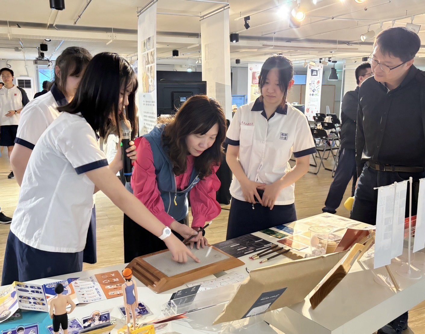 高中設計學群聯展登場 桃園5校學子大展創意能量