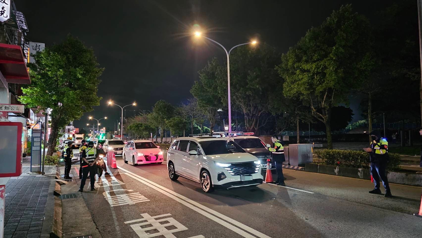 龍潭警深夜雷霆出擊 威力掃蕩清除治安死角