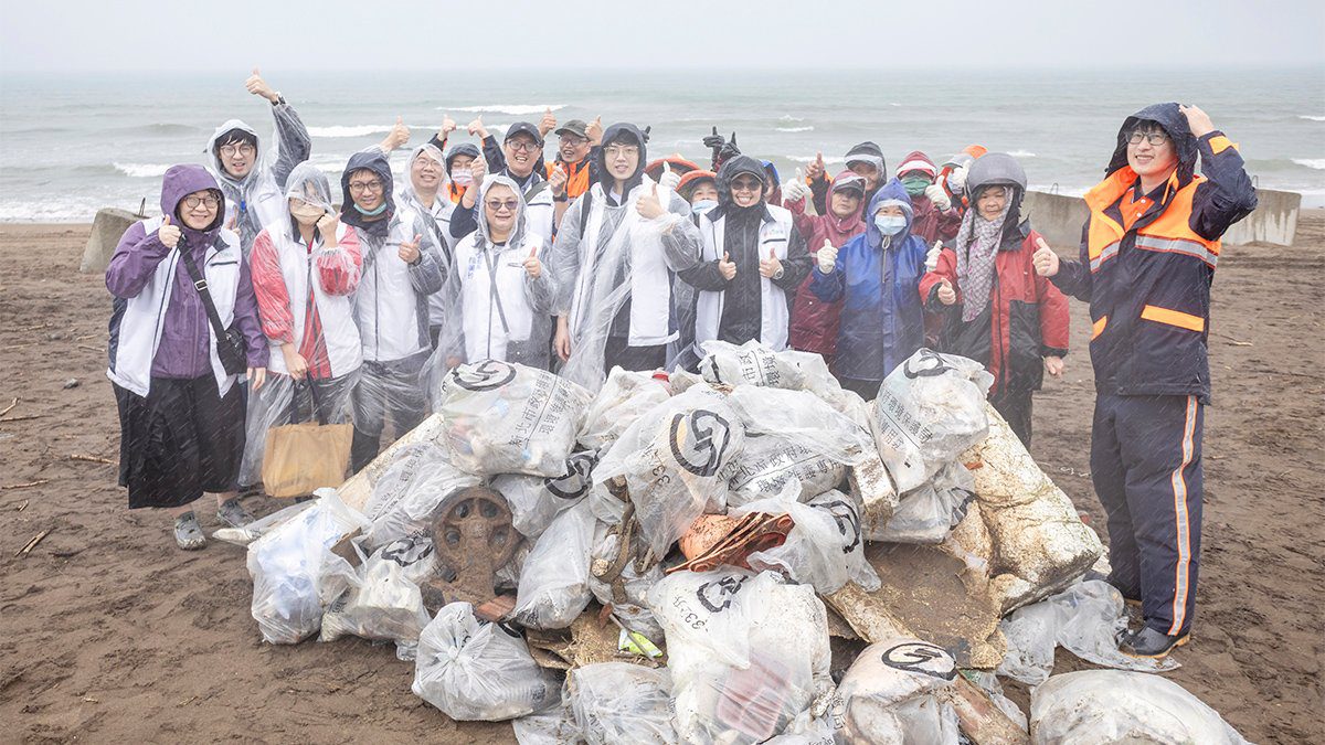 新北市環境季推綠行動　三芝牛車寮淨灘清除垃圾490公斤、回收物100公斤