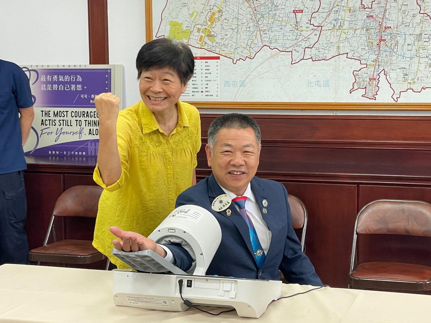 國際獅子會守護警察同仁健康 300C2區總監孫永良捐贈醫療級血壓機