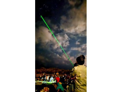 聽語障朋友恆春觀星初體驗 周春米陪同躺草地超溫馨