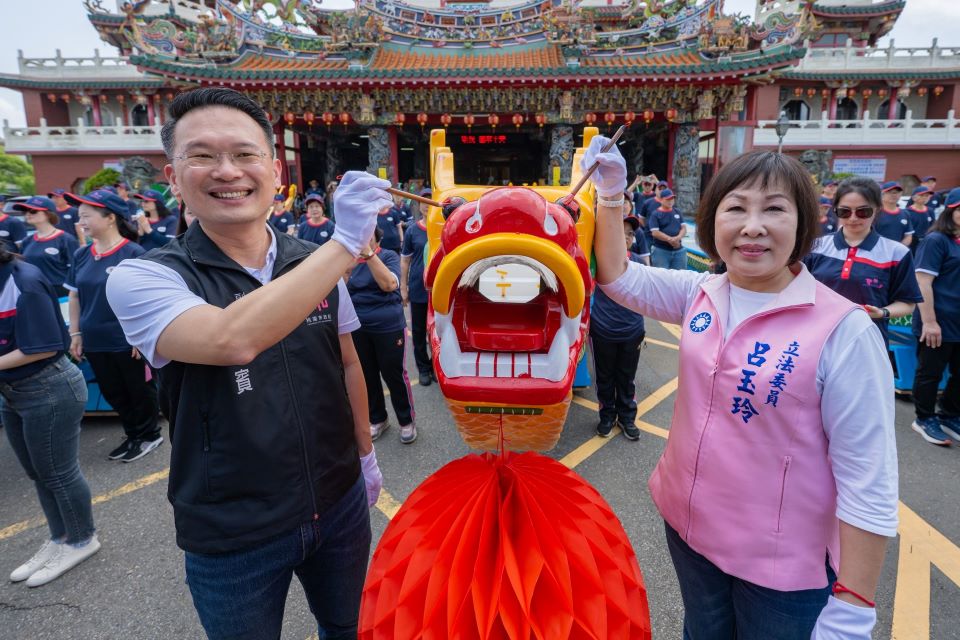 龍潭大池龍舟點睛　百年傳承延續龍潭歸鄉文化及永續發展精神