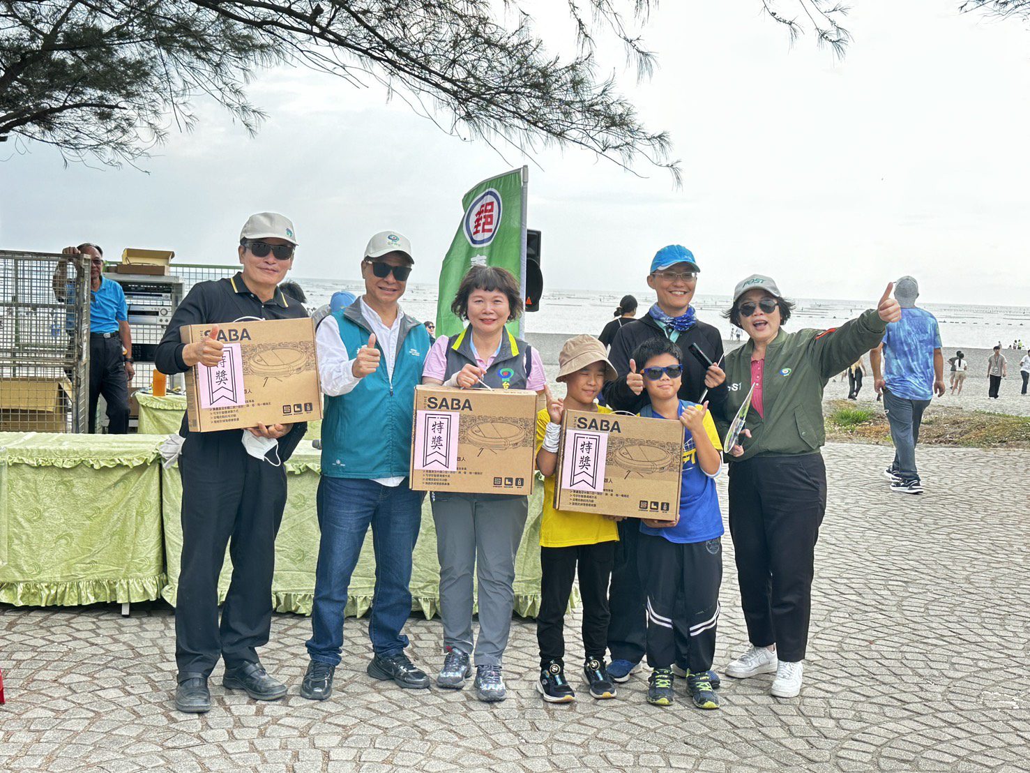 中華郵政全台淨灘行動起跑   臺南郵局攜眷屬守護海洋生態