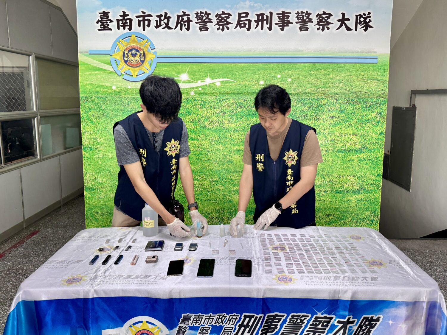 南市刑大跨區辦案 起獲海洛因安毒 成功查獲販毒上游 南市刑大跨區辦案 起獲海洛因安毒 成功查獲販毒上游