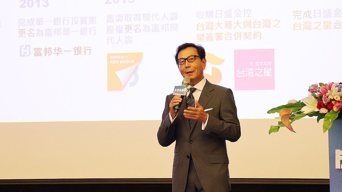 千億企業掌門人登講台 蔡明忠東海授課學生擠爆現場 千億企業掌門人登講台 蔡明忠東海授課學生擠爆現場