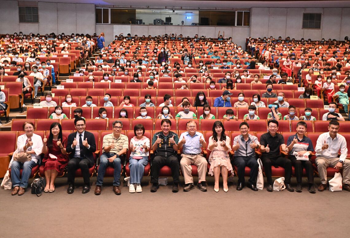 漾新聞|中鋼攜手小港學子 感恩音樂會溫馨獻母親 漾新聞|中鋼攜手小港學子 感恩音樂會溫馨獻母親