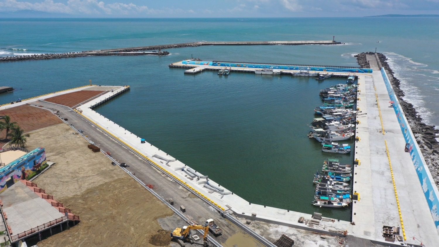 高市海洋局打造中芸新漁筏泊區 黃登福局長:可停泊90艘漁船 高市海洋局打造中芸新漁筏泊區 黃登福局長:可停泊90艘漁船