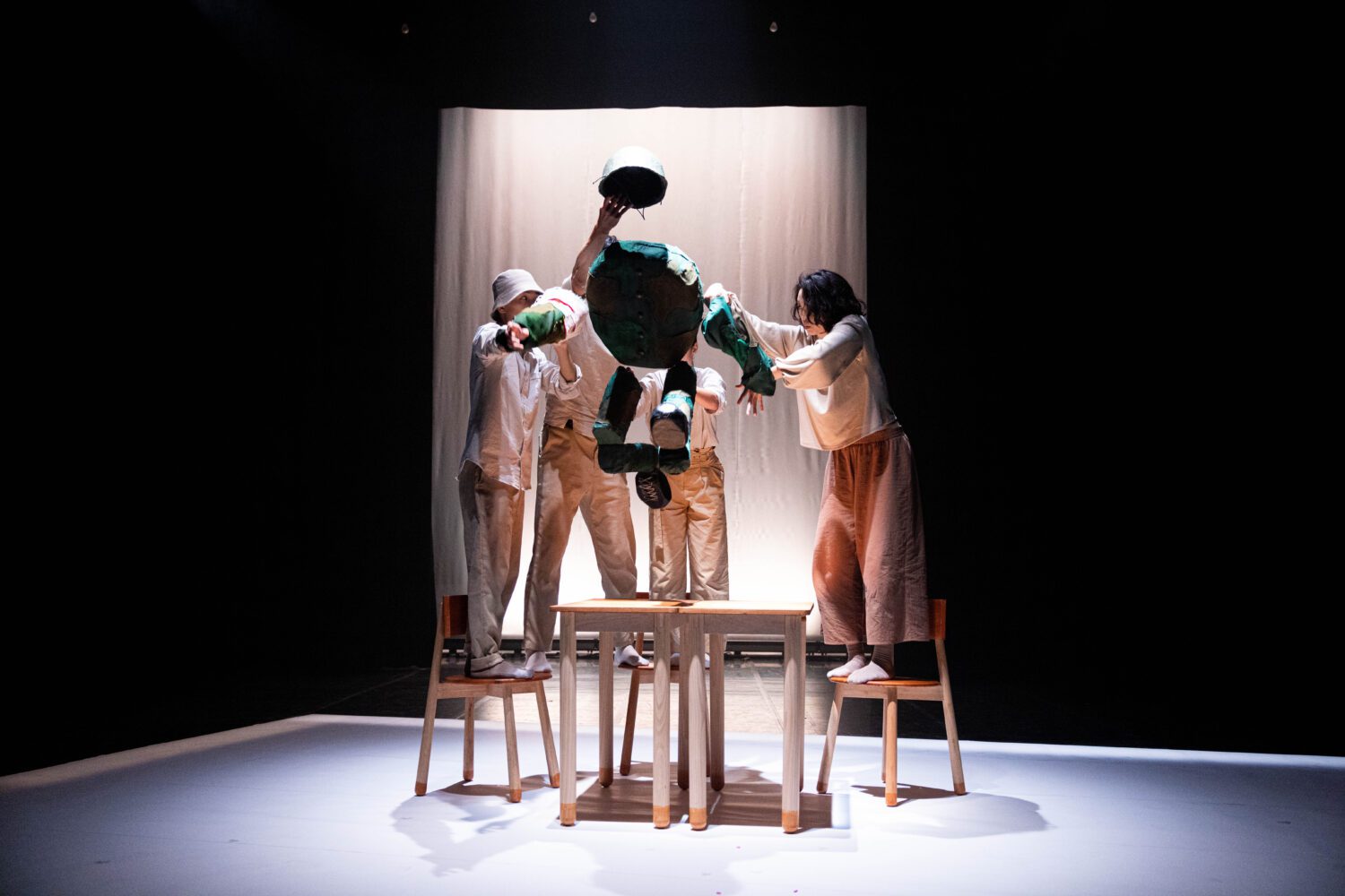 台新藝術獎入圍劇作《回家》手語故事版 高雄春藝小劇場首波強檔登場 台新藝術獎入圍劇作《回家》手語故事版 高雄春藝小劇場首波強檔登場