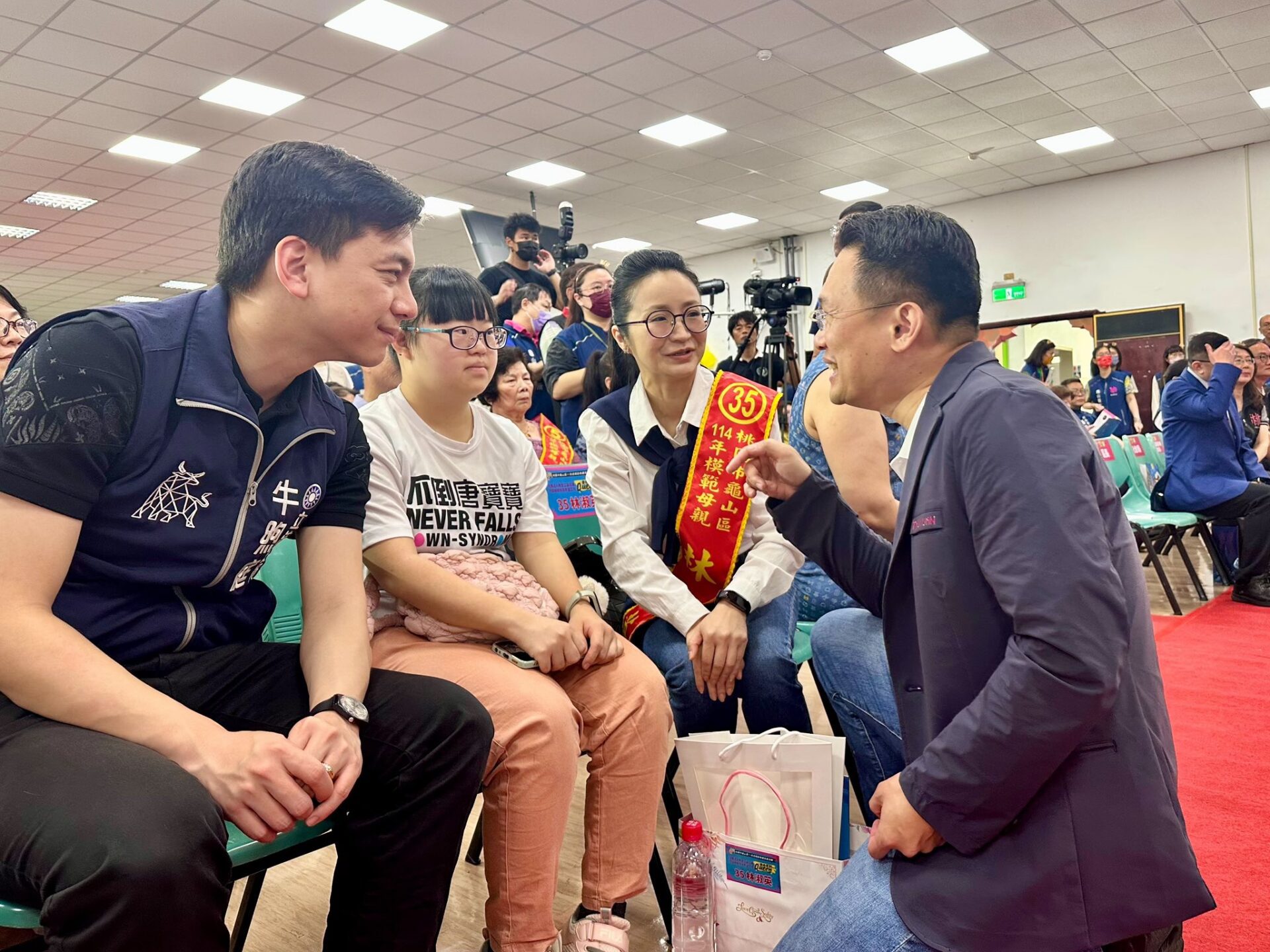 模範母親守護唐寶女兒28年 蘇俊賓手繪這溫馨畫面引迴響