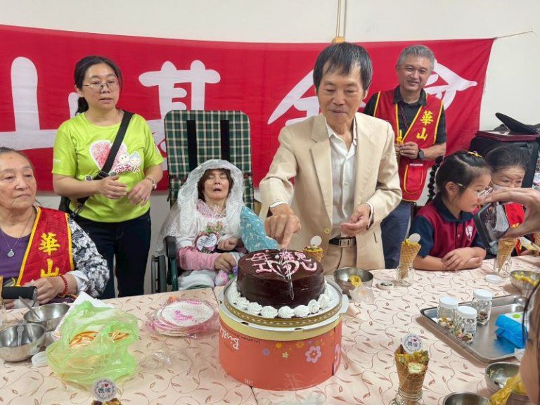 照顧失智臥床妻 蘇阿公一封情書圓夢告白 照顧失智臥床妻 蘇阿公一封情書圓夢告白