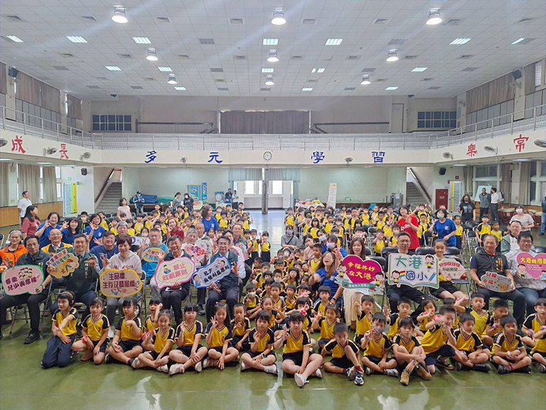 0430「國際不打小孩日」 黃偉哲偕親師生齊守護兒權 0430「國際不打小孩日」 黃偉哲偕親師生齊守護兒權