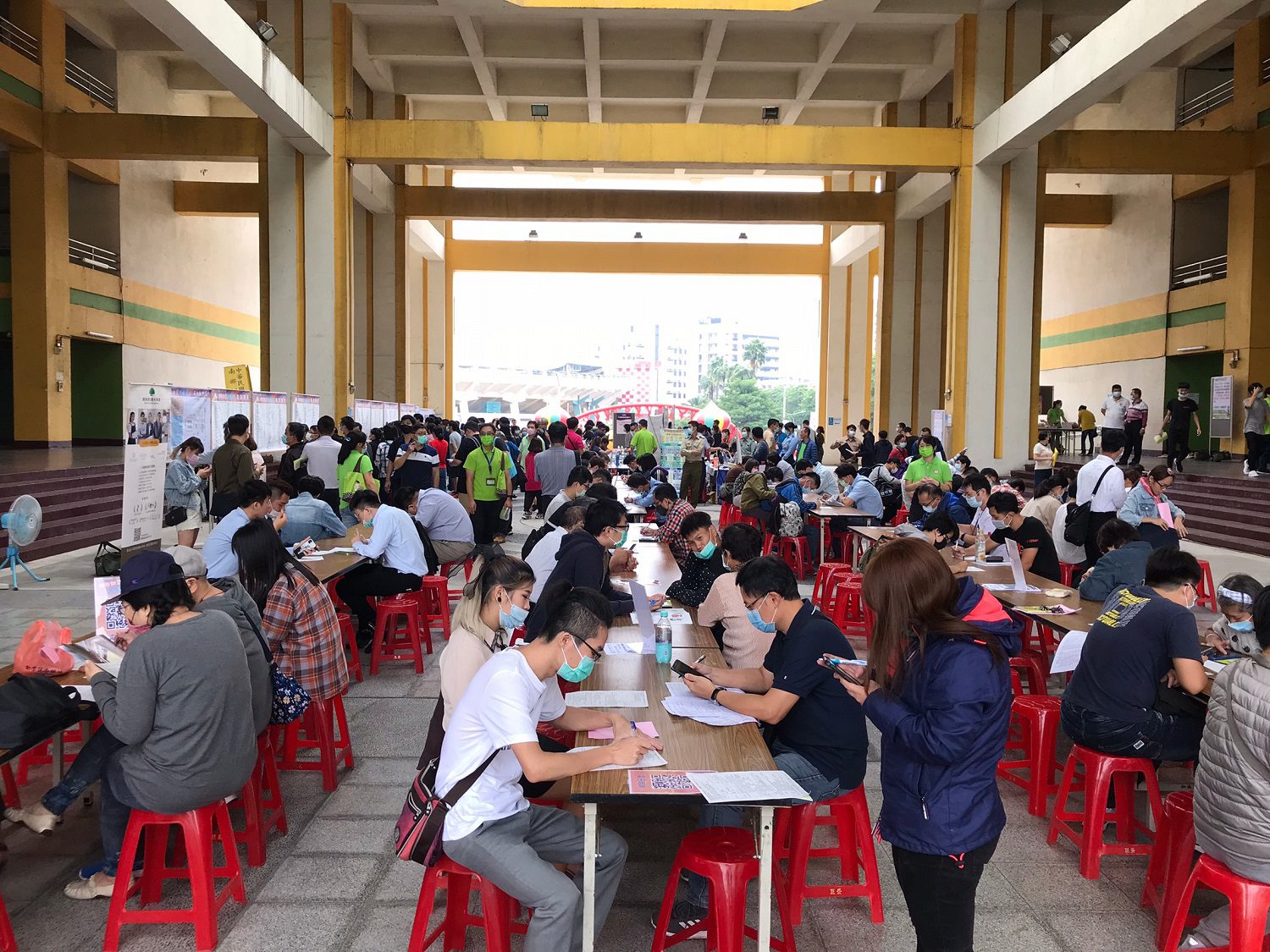 高雄逾千工作機會徵才 5/3上午三民家商等你來面試 高雄逾千工作機會徵才 5/3上午三民家商等你來面試