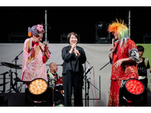 「我們生活節」鐵獅玉玲瓏登台演出  千人齊聚體育館「笑嗨嗨」 「我們生活節」鐵獅玉玲瓏登台演出  千人齊聚體育館「笑嗨嗨」