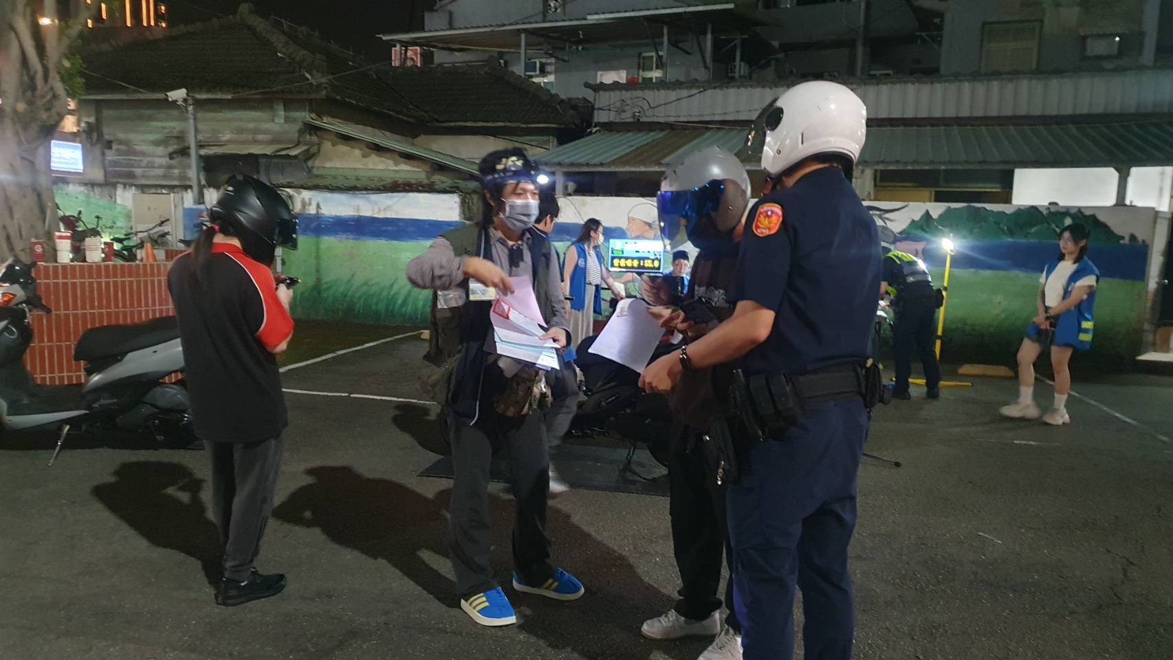 改裝排氣管新制上路 蘆竹環警監加強取締攜手降噪 改裝排氣管新制上路 蘆竹環警監加強取締攜手降噪