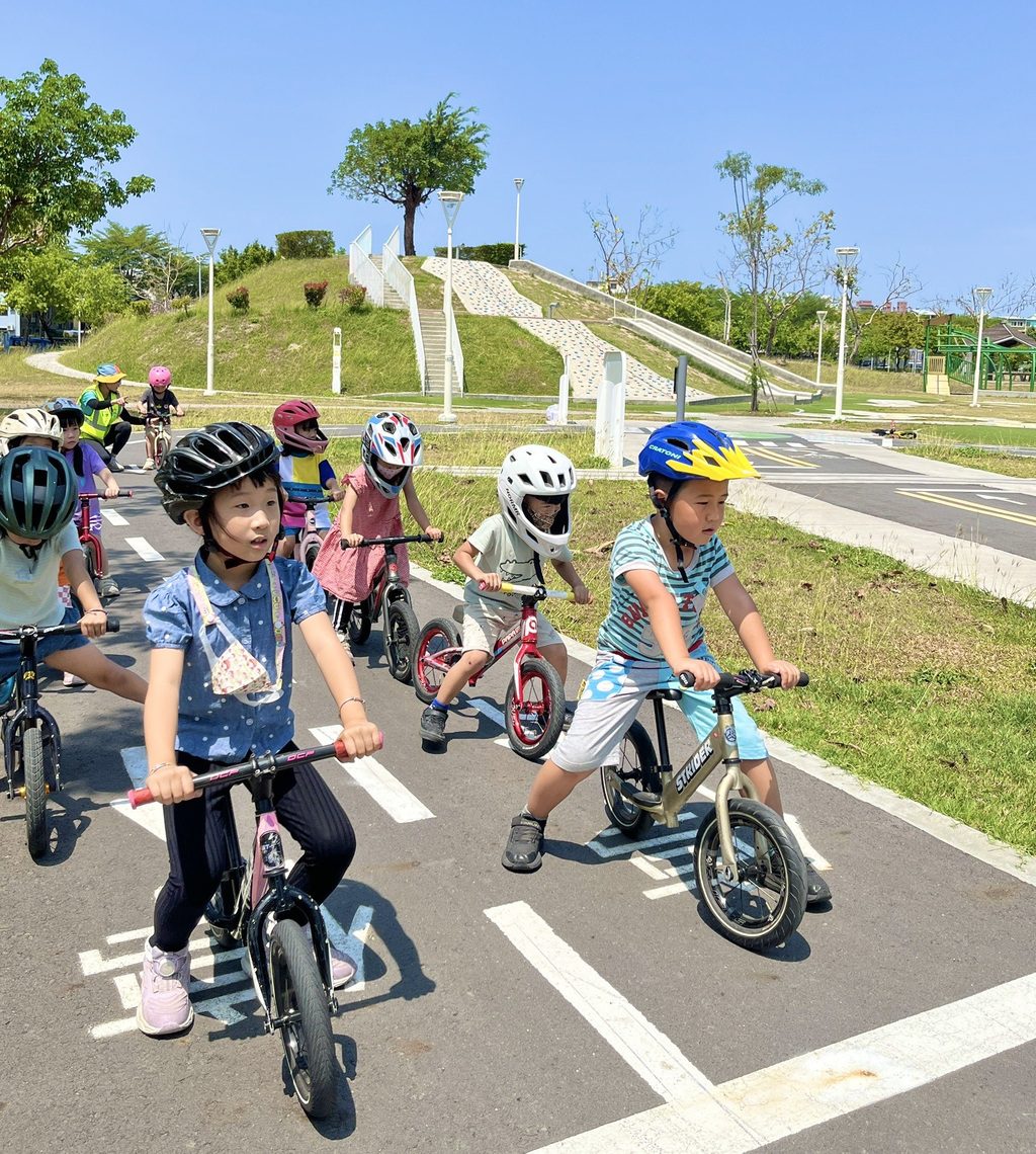 漾新聞|娃娃車變身教具！幼兒園遊戲學交安