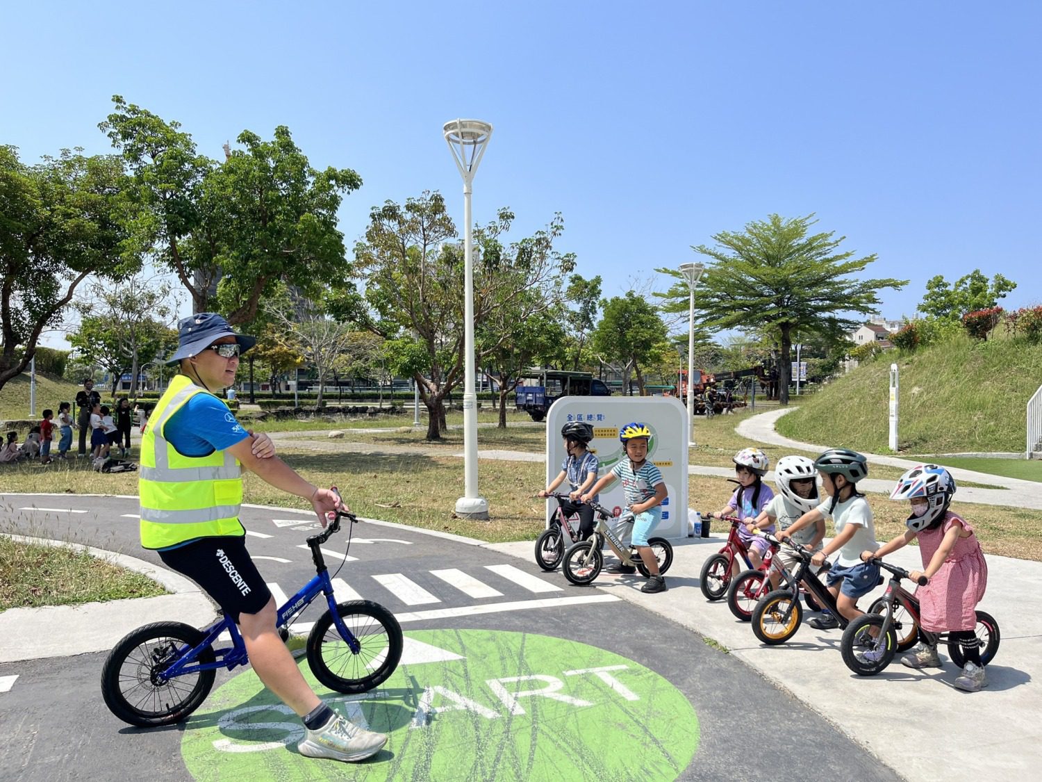 路竹幼兒園從遊戲中落實學童交通安全  實際體驗兒童交通公園