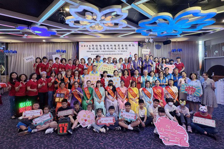 愛無國界~新住民媽媽堅韌的”手”護家扶兒 彰化家扶表揚10位自強媽媽 愛無國界~新住民媽媽堅韌的”手”護家扶兒 彰化家扶表揚10位自強媽媽